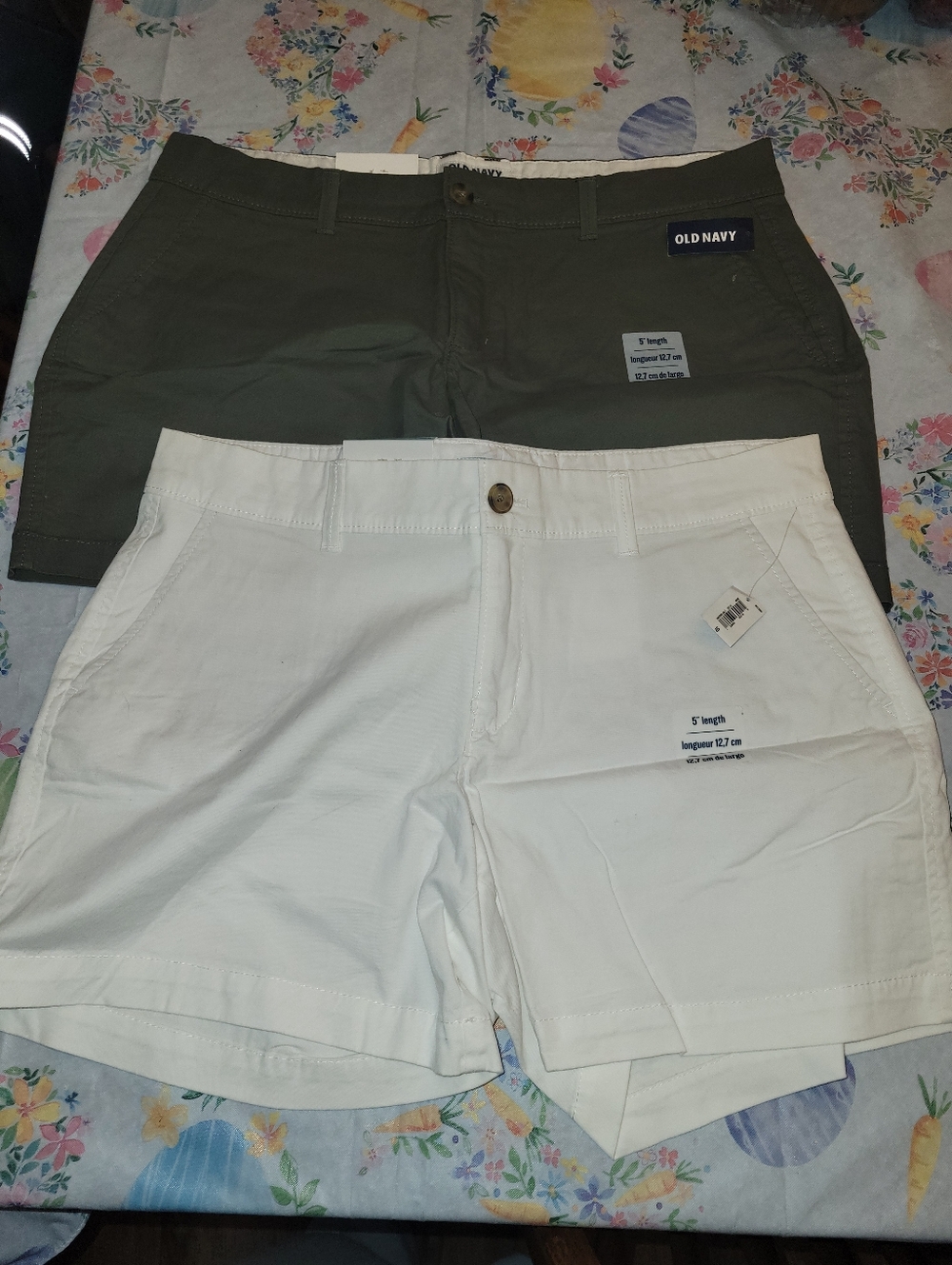 2 Pairs of Women's NWT Old Navy Shorts. Size 10. 5 Inch Length.